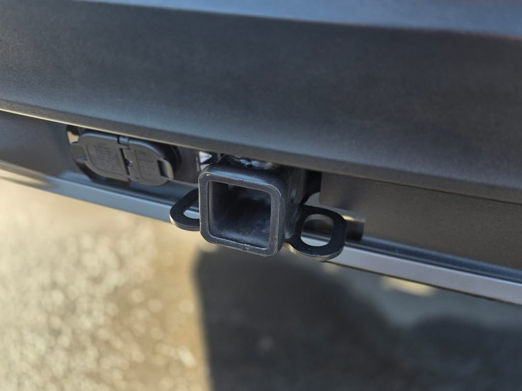 Used 2023 Ford Explorer XLT w/ Equipment Group 202A image 11