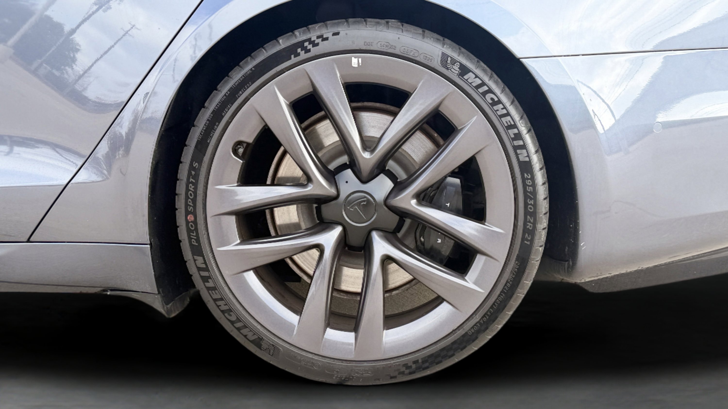 Used 2022 Tesla Model S Plaid image 12