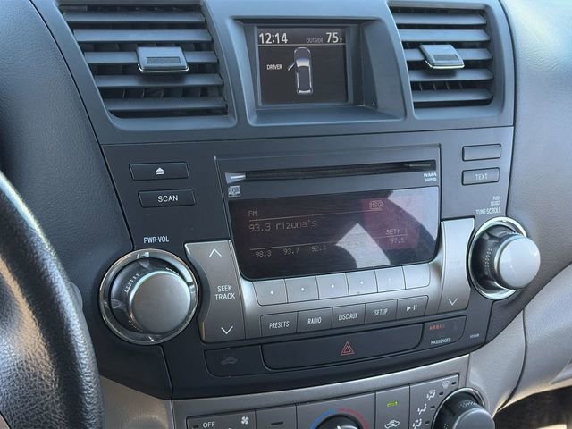 Used 2012 Toyota Highlander FWD w/ Tech Pkg image 28