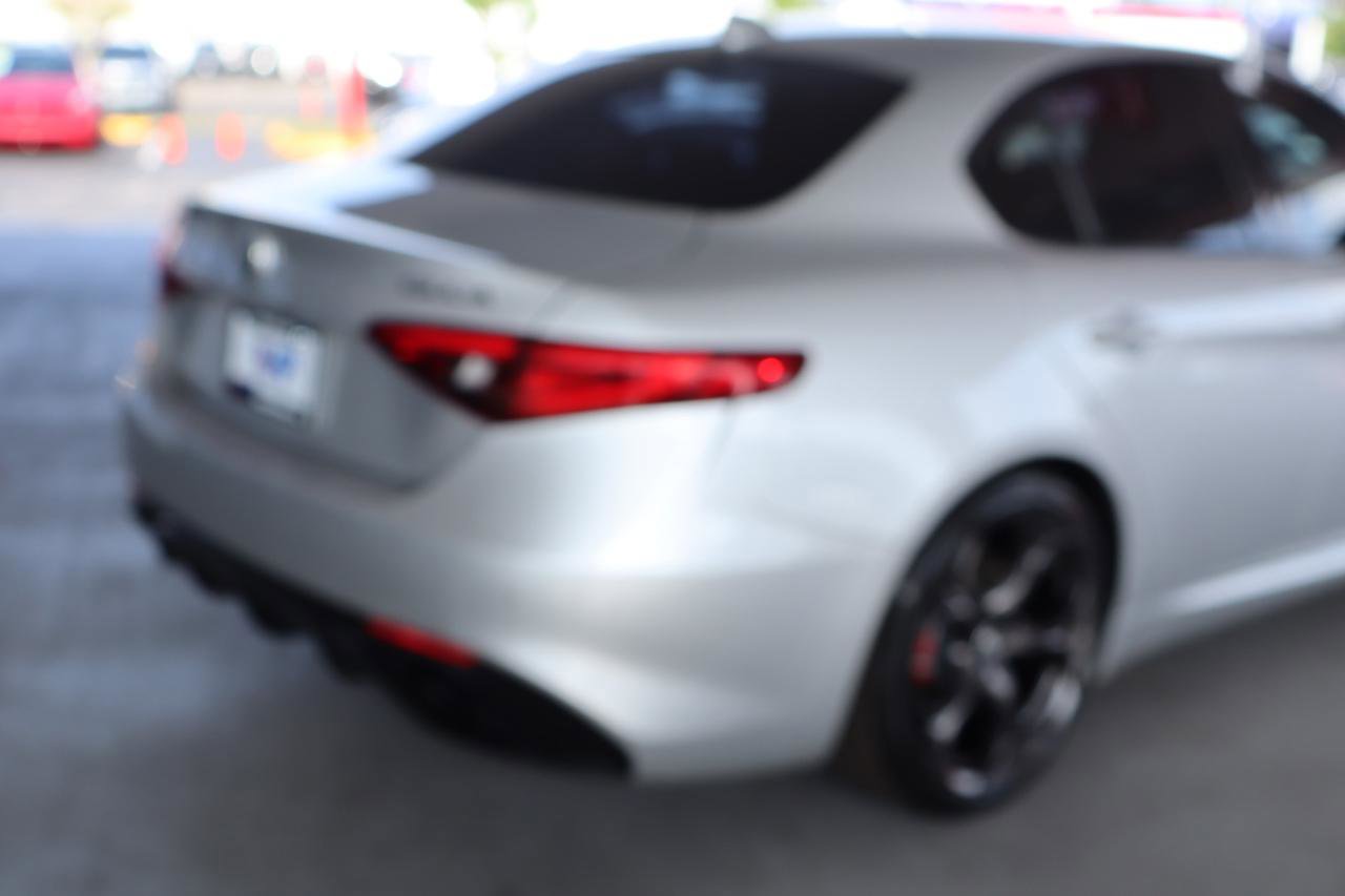 Used 2019 Alfa Romeo Giulia RWD image 7