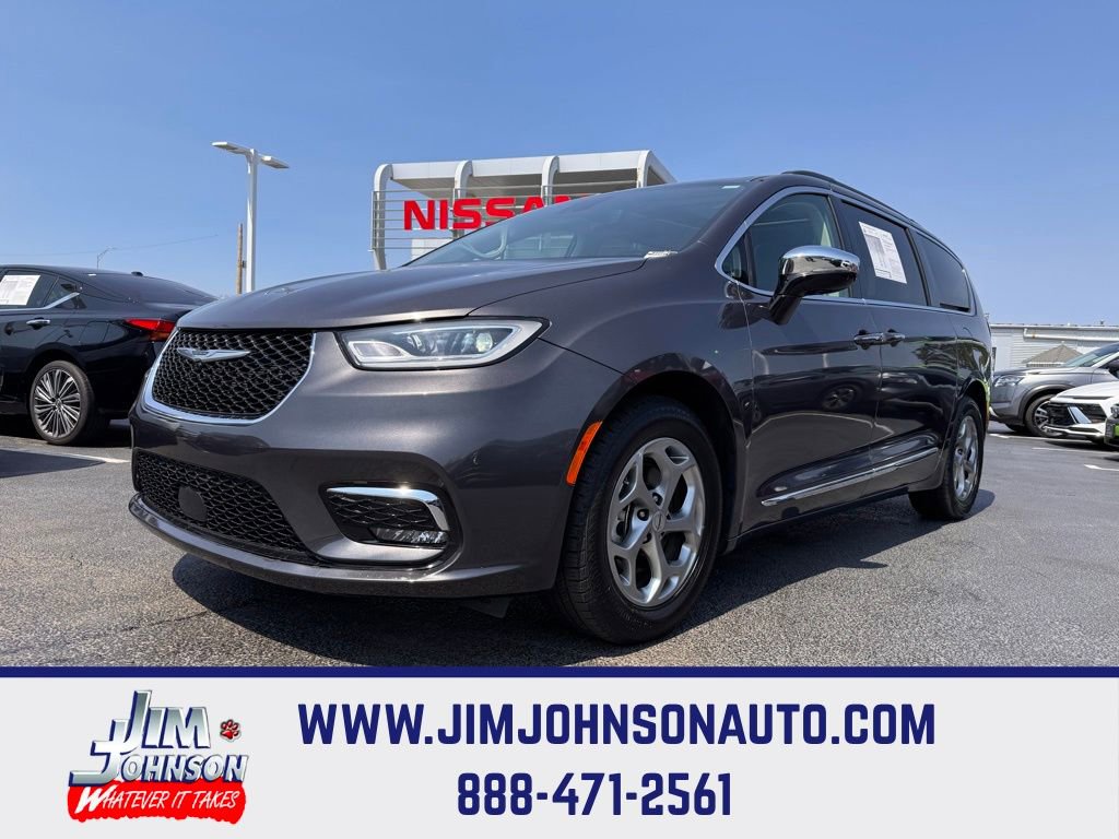 Used 2023 Chrysler Pacifica Limited FWD image 1