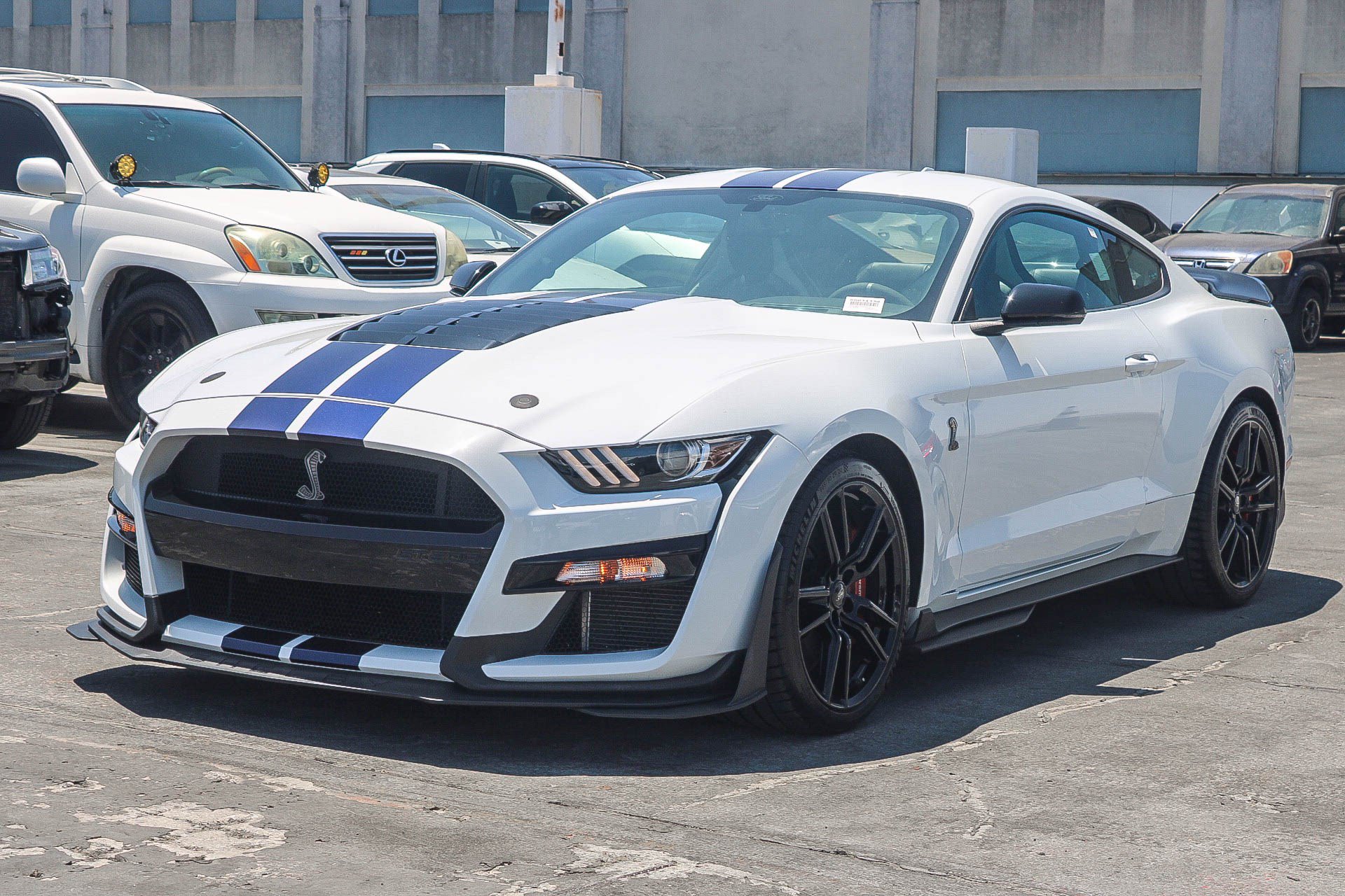 Used 2022 Ford Mustang Shelby GT500 w/ Technology Package RWD image 3