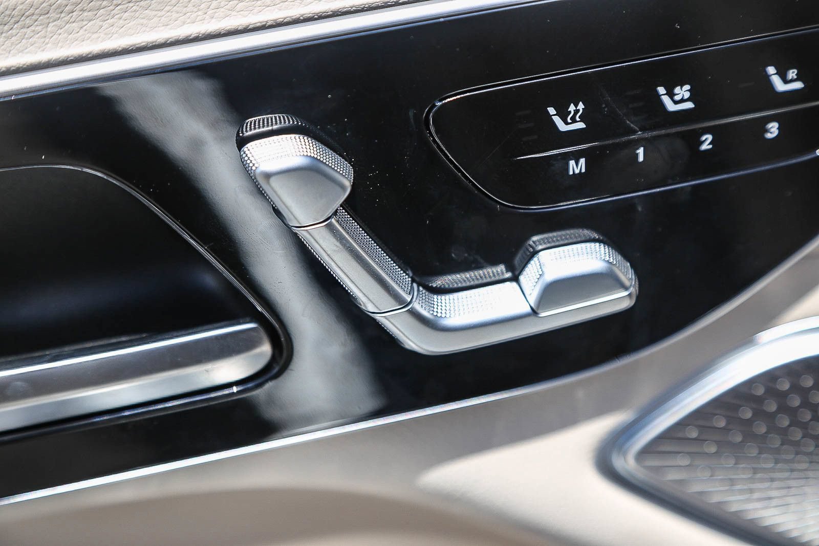New 2026 Mercedes-Benz EQS 400 4MATIC SUV image 20