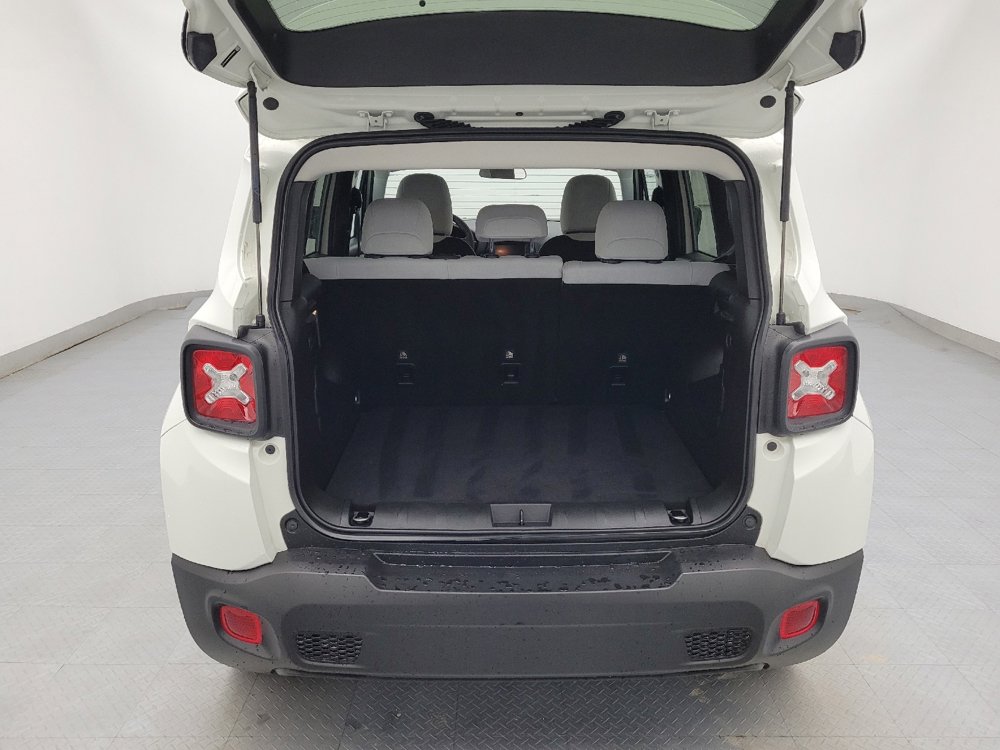 Used 2021 Jeep Renegade Latitude image 29