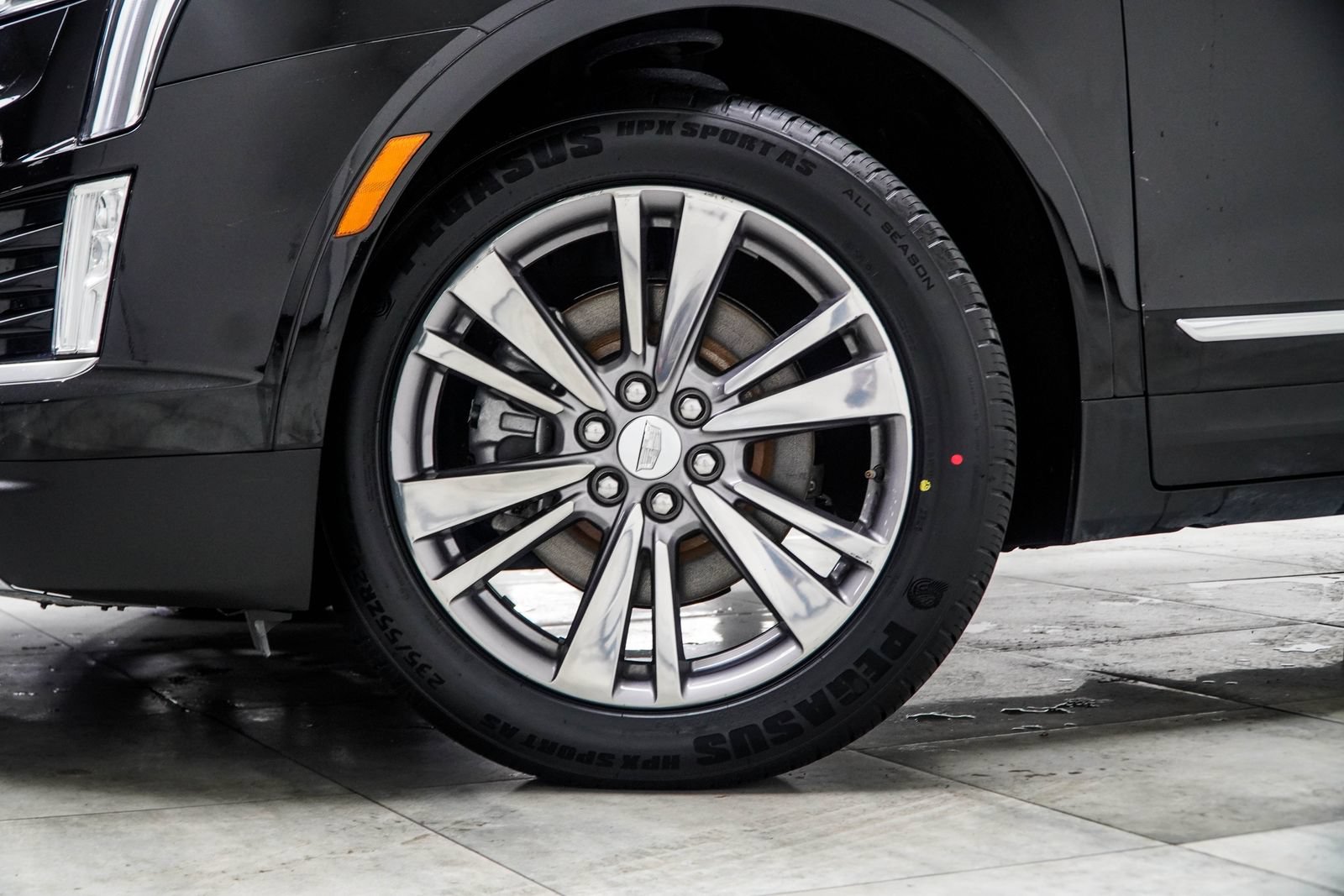 Used 2025 Cadillac XT5 Premium Luxury AWD/4WD image 6