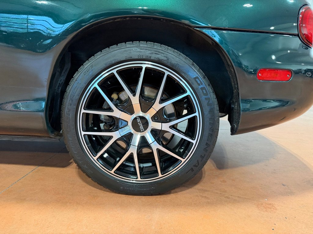 Used 2001 MAZDA MX-5 Miata RWD image 14