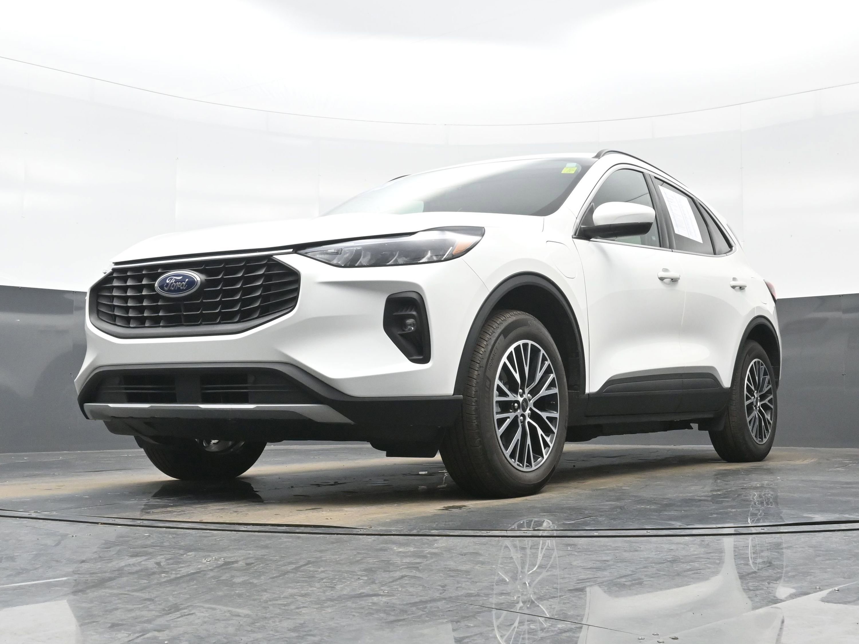 Used 2025 Ford Escape SE image 25