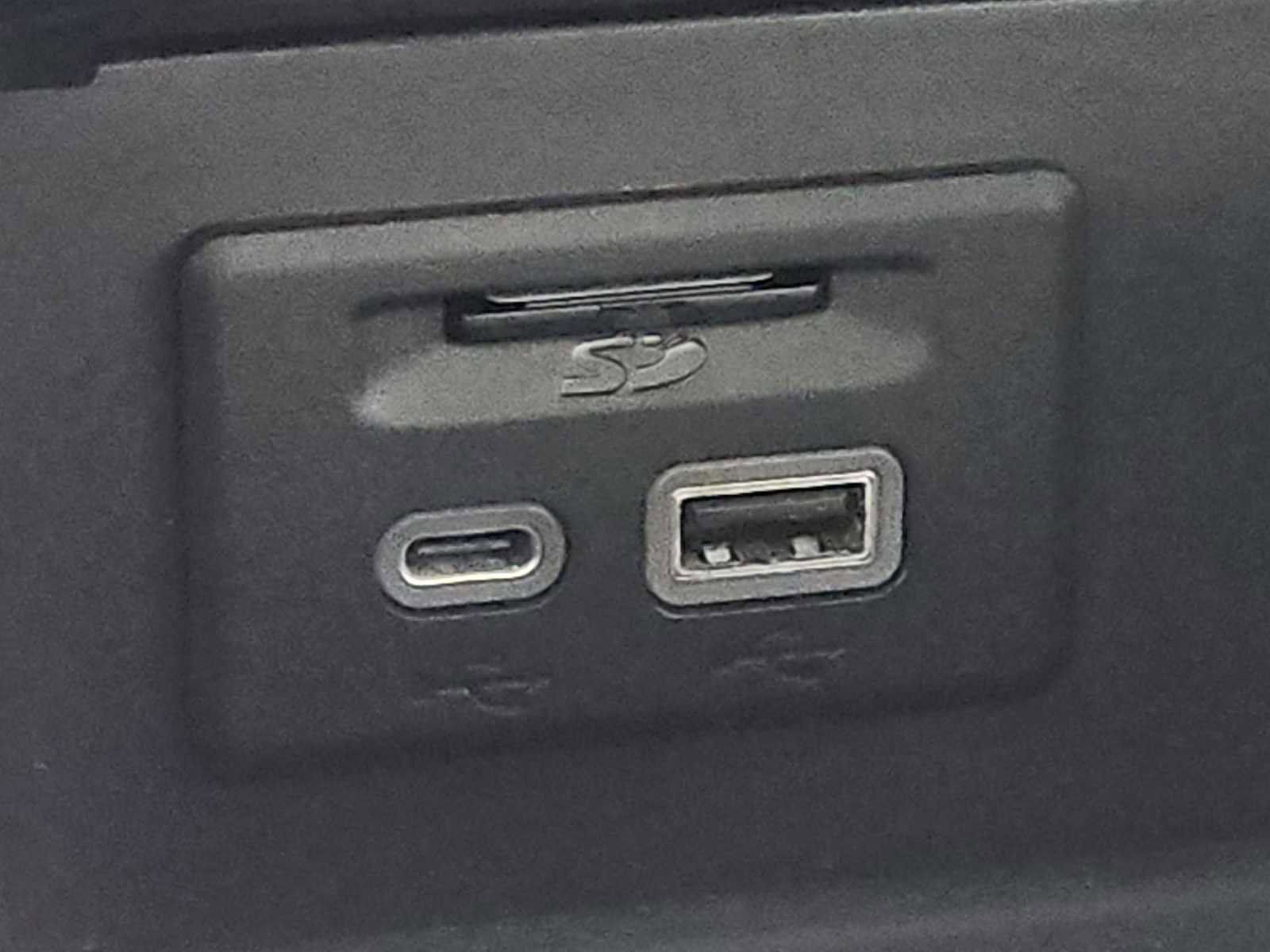 Used 2021 Buick Envision Avenir w/ Technology Package II image 32