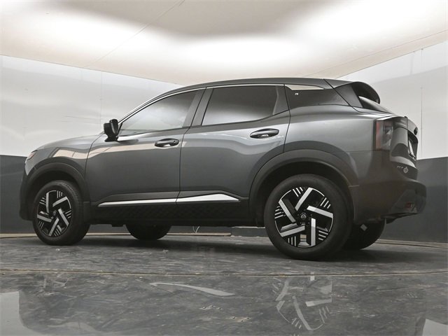 Used 2025 Nissan Kicks SV w/ Charging Package image 17