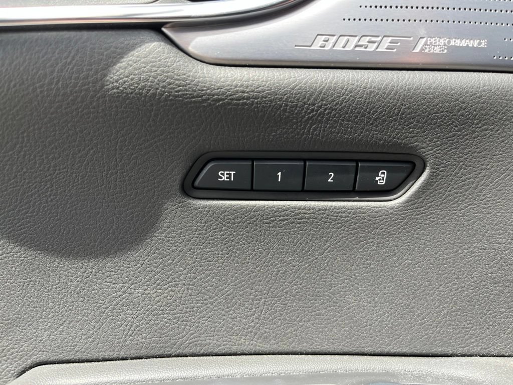 Used 2023 Cadillac XT6 Premium Luxury w/ Technology Package FWD image 12
