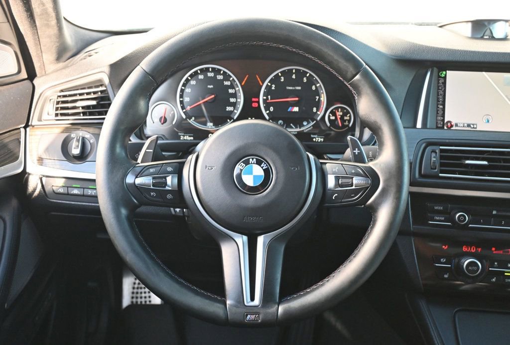 Used 2015 BMW M5 image 14