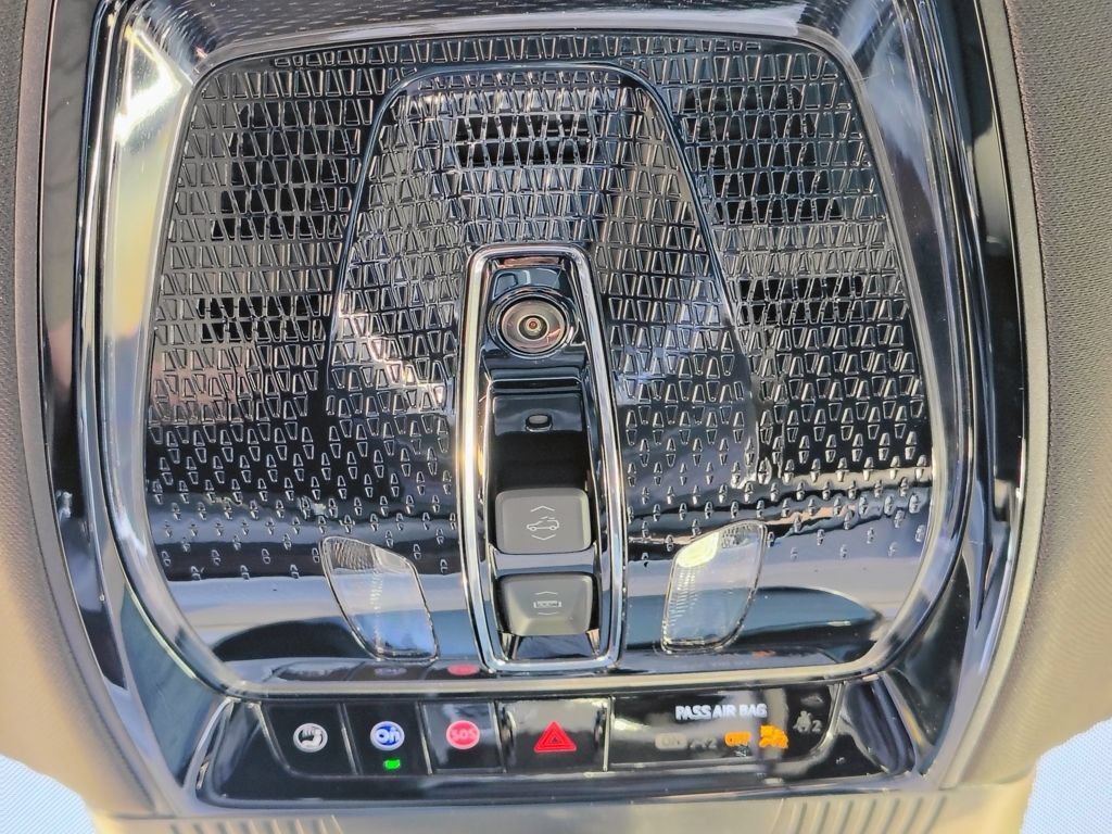 New 2027 Cadillac Vistiq Premium Luxury w/ LPO, Floor Liner Package AWD/4WD image 35