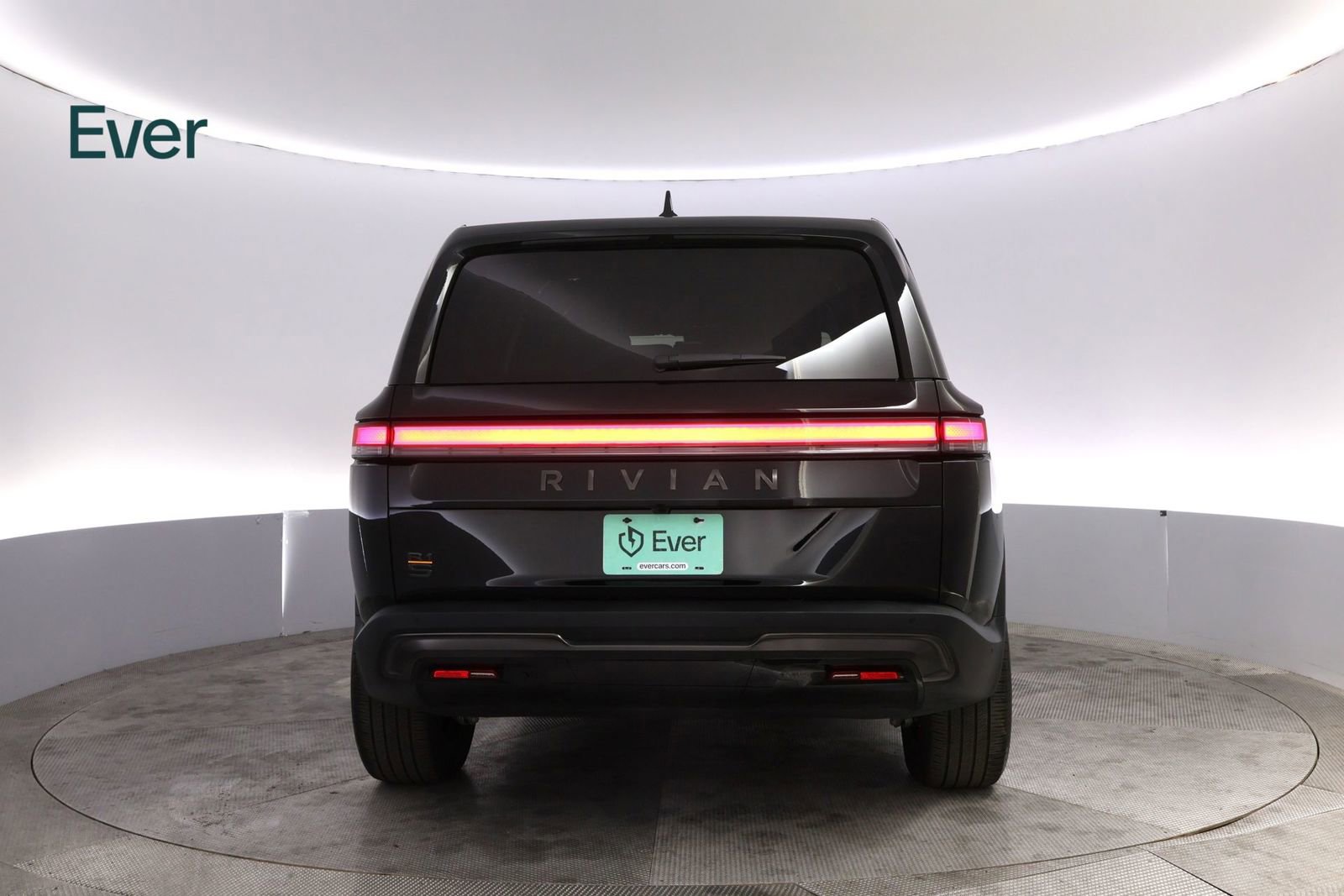 Used 2025 Rivian R1S Premium AWD/4WD image 15