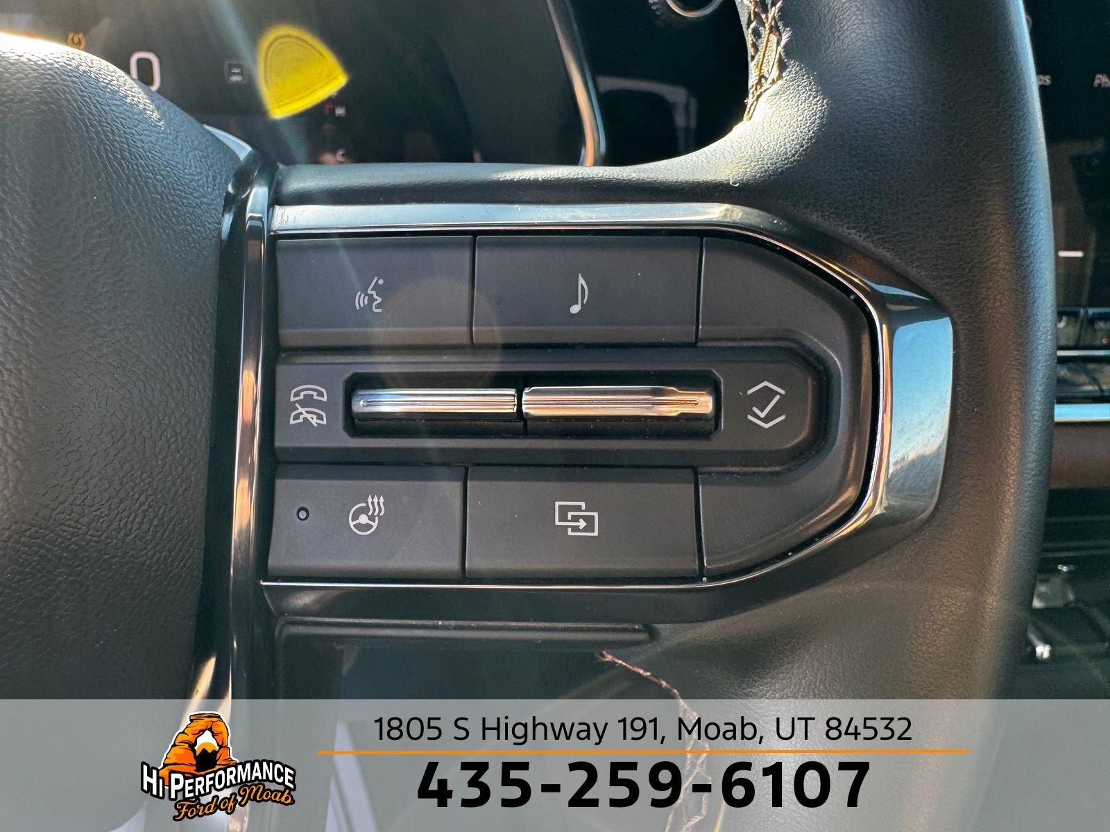 Used 2023 GMC Canyon AT4 w/ AT4 Premium Package image 20