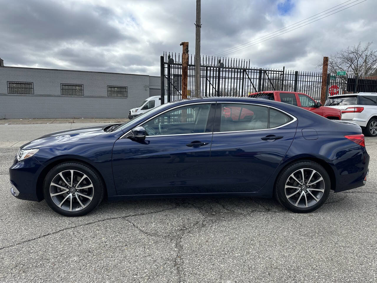 Used 2018 Acura TLX V6 image 4