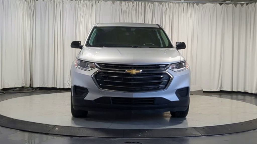 Used 2019 Chevrolet Traverse LS FWD image 4