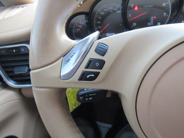 Used 2014 Porsche Panamera 4 image 19