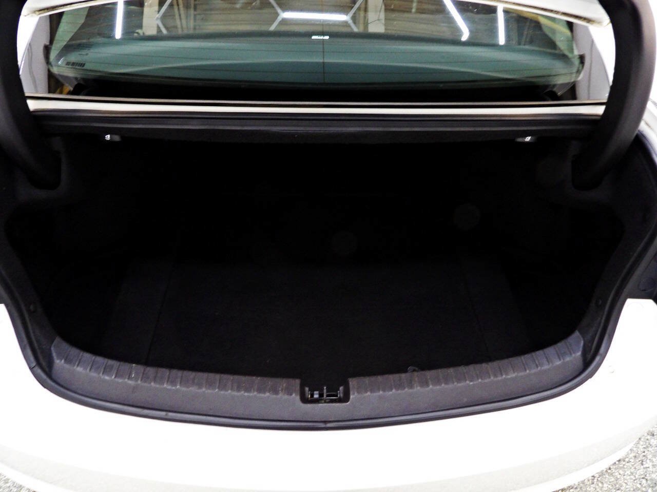 Used 2016 Acura TLX w/ Technology Package FWD image 13