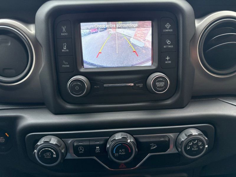 Used 2018 Jeep Wrangler Unlimited Sport S image 27