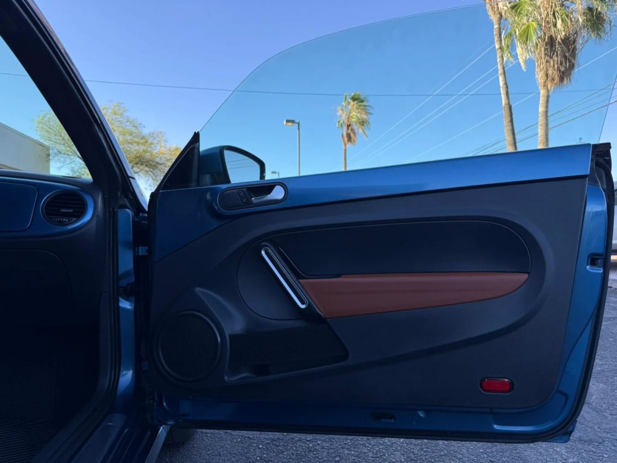 Used 2017 Volkswagen Beetle 1.8T S FWD image 32