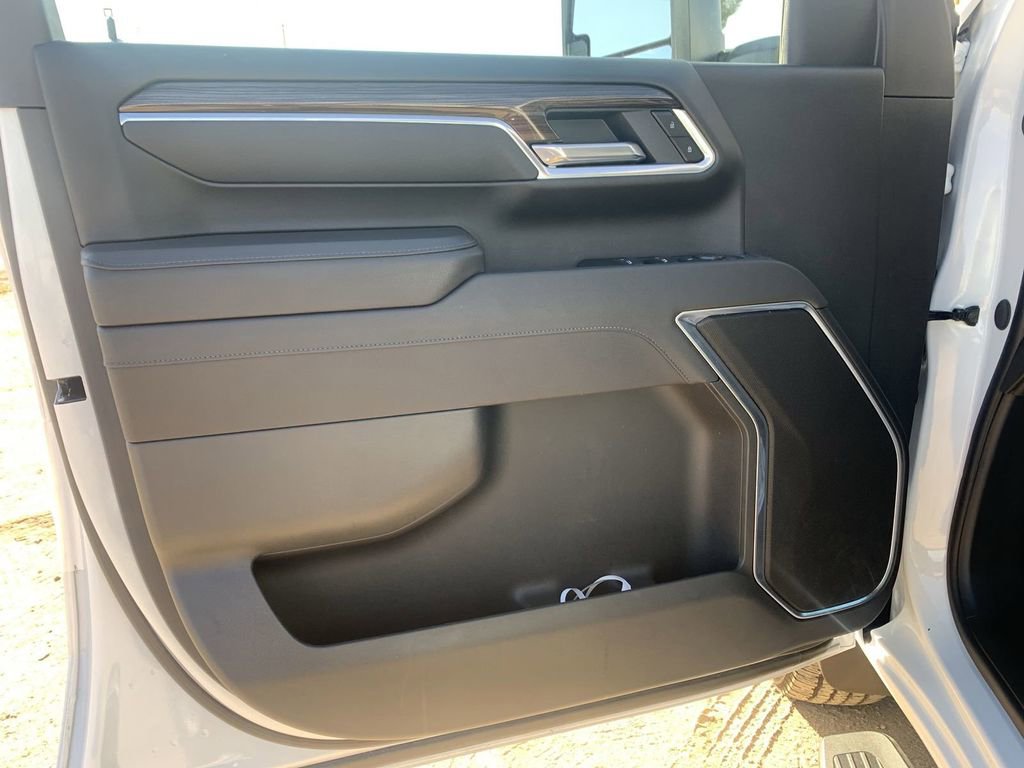 Certified 2025 Chevrolet Silverado 2500 LT w/ Convenience Package image 21