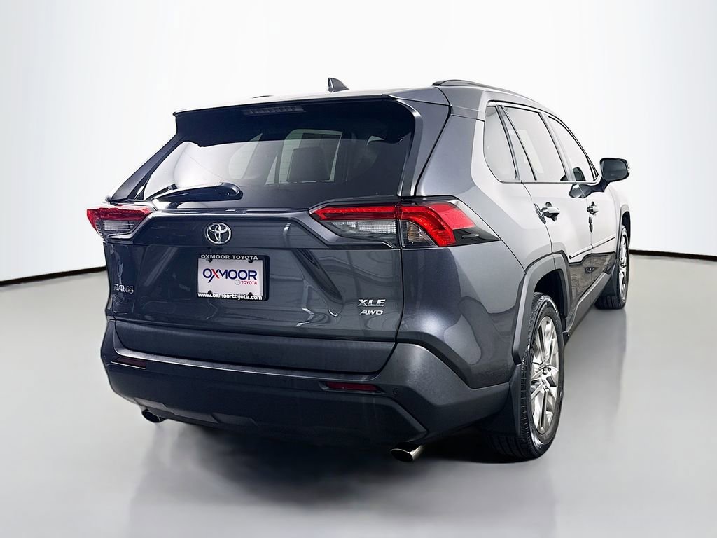 Used 2021 Toyota RAV4 XLE Premium image 7
