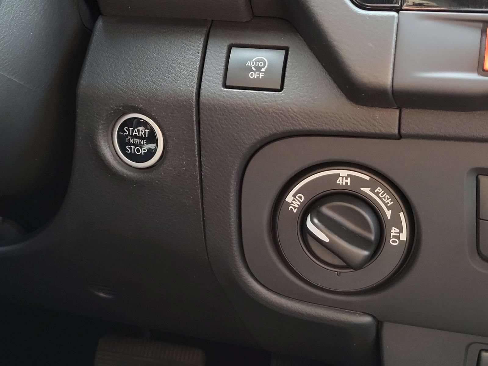 Used 2025 Nissan Frontier PRO-4X AWD/4WD image 31