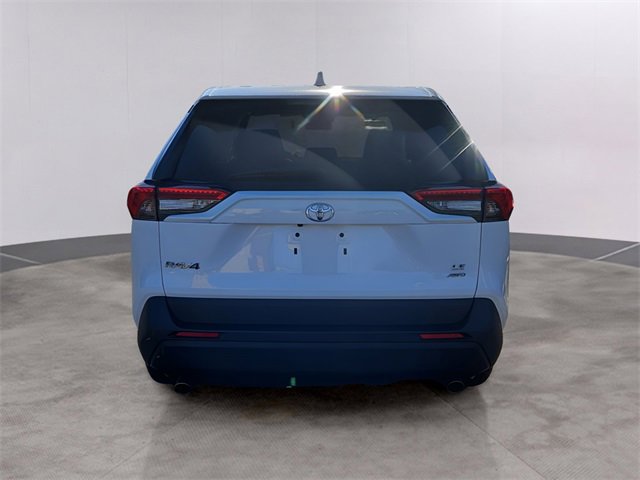 Used 2022 Toyota RAV4 LE image 5