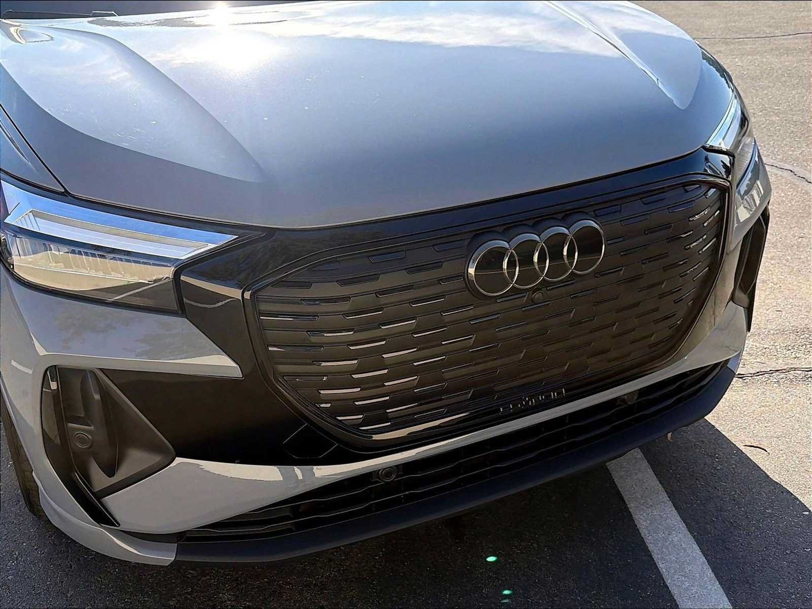 Used 2024 Audi Q4 e-tron Premium Plus w/ Premium Plus AWD/4WD image 31