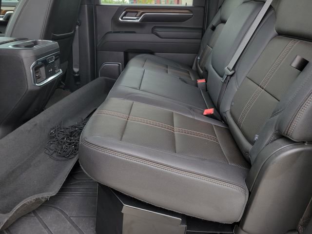 Used 2024 Chevrolet Silverado 2500 High Country w/ Technology Package AWD/4WD image 11