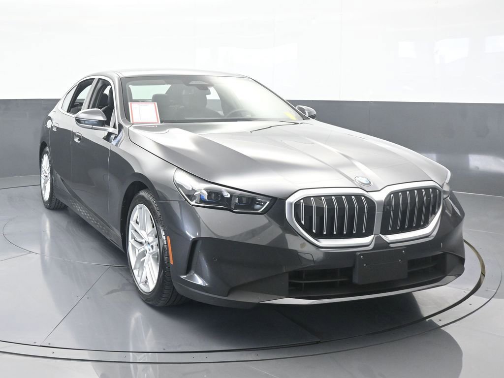 Used 2024 BMW 530i xDrive image 9