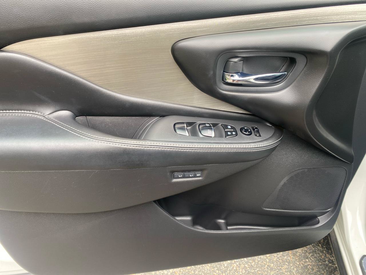 Used 2017 Nissan Murano Platinum w/ Platinum Technology Package AWD/4WD image 26