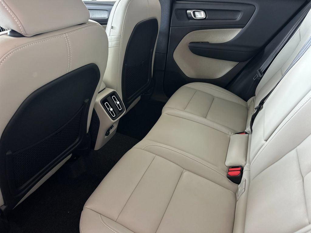 New 2026 Volvo XC40 B5 Plus w/ Protection Package Premier AWD/4WD image 11