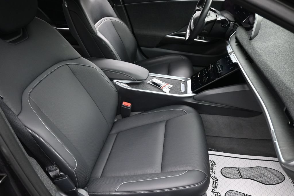 Used 2024 Lucid Air Pure RWD image 14