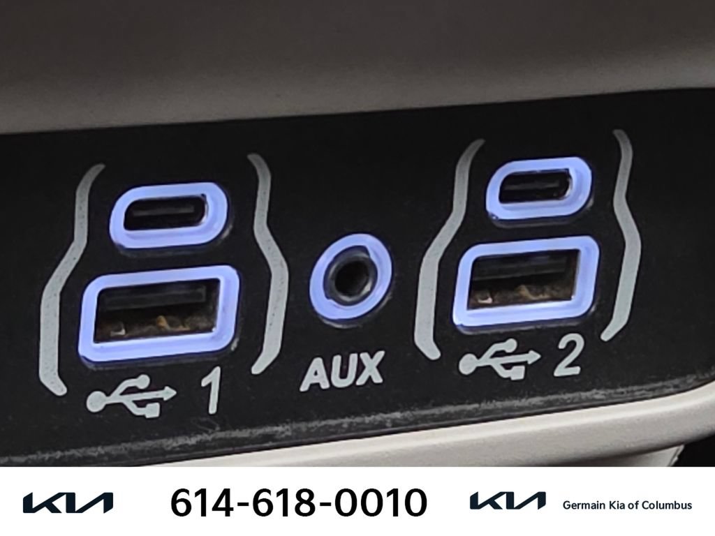 Used 2023 Chrysler Pacifica Touring-L FWD image 30