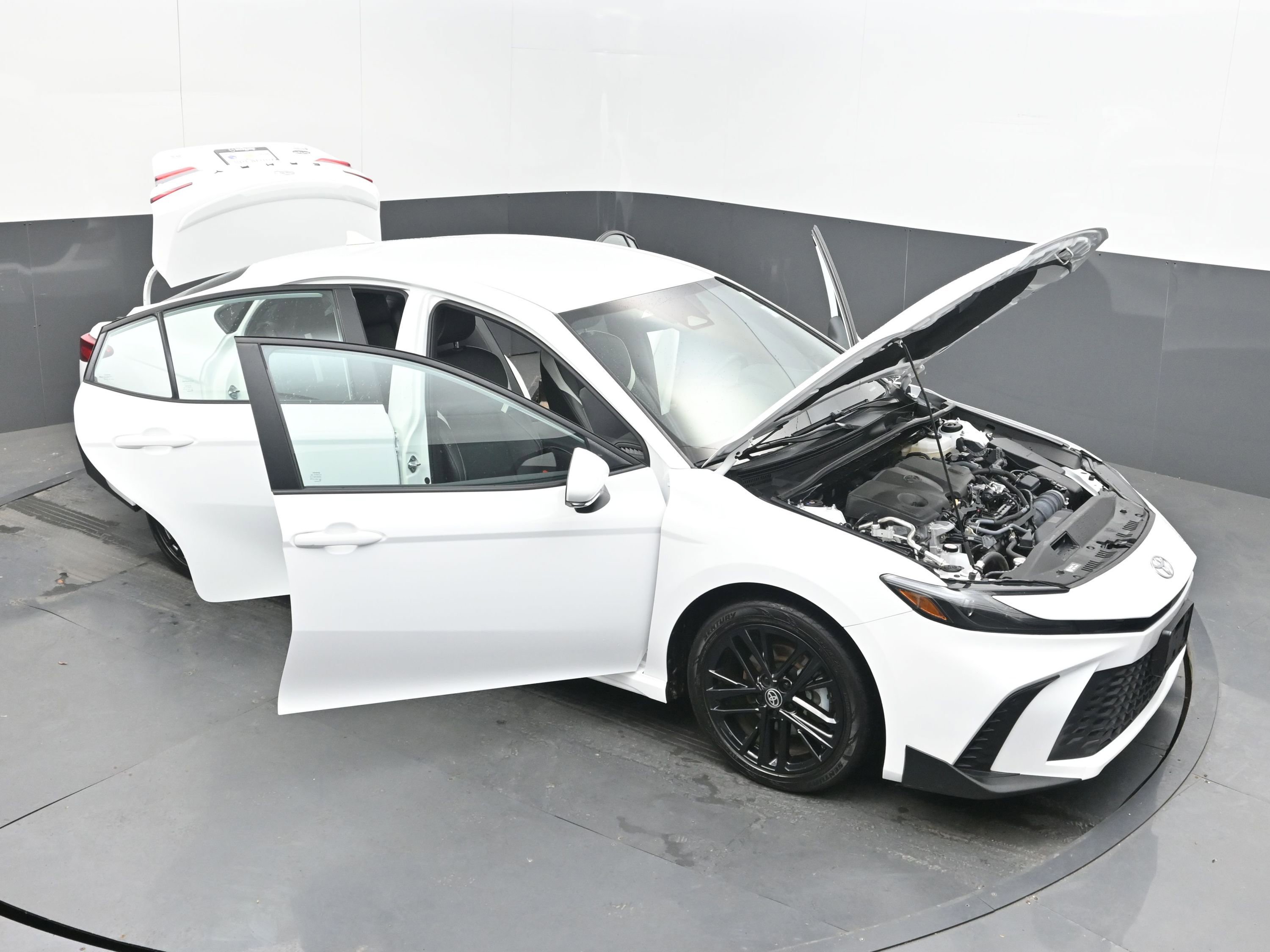 Used 2025 Toyota Camry SE FWD image 38
