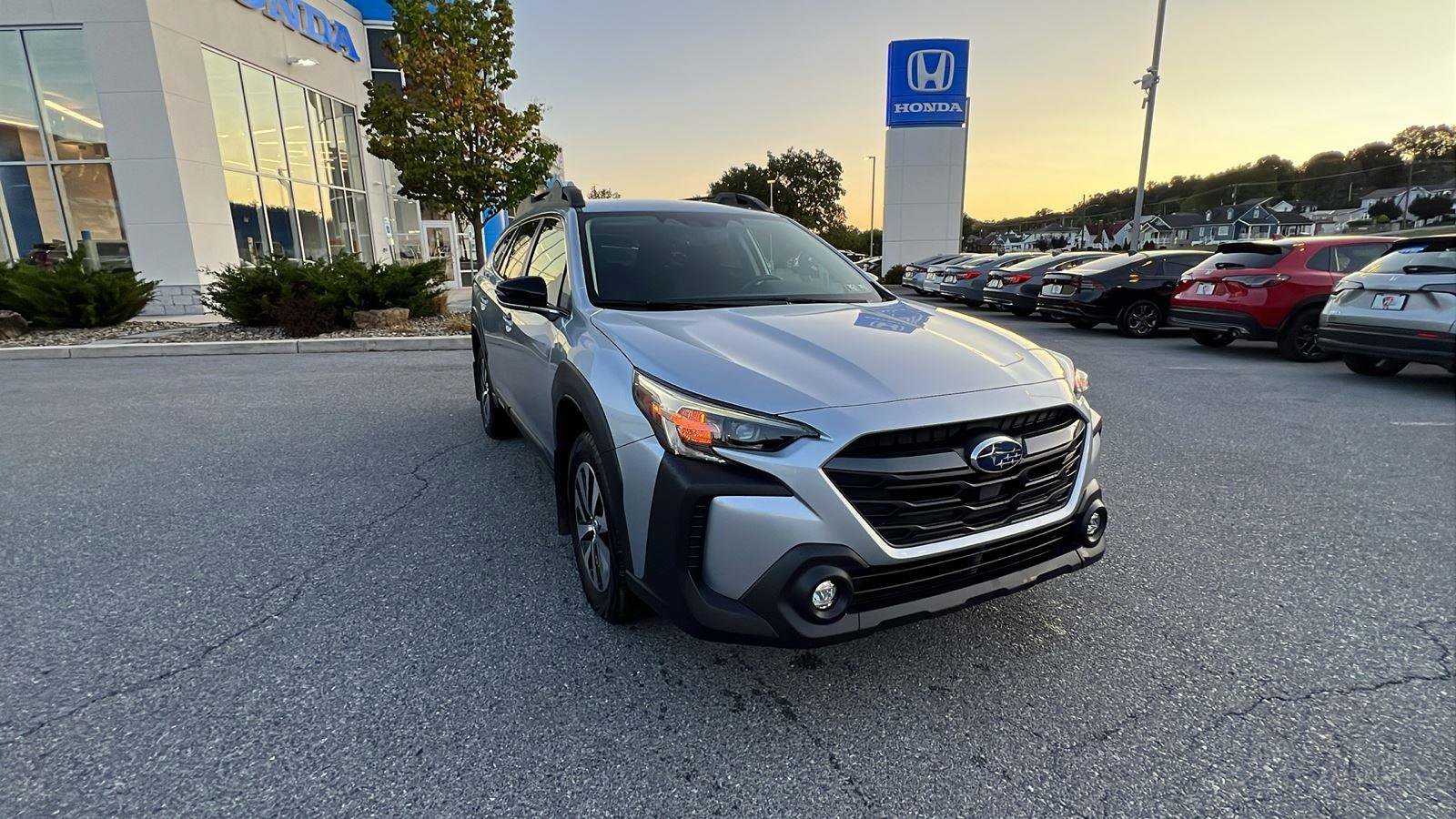 Used 2025 Subaru Outback Premium w/ Popular Package #1A image 2