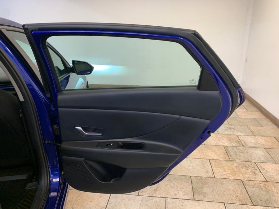 Used 2024 Hyundai Elantra SEL image 39