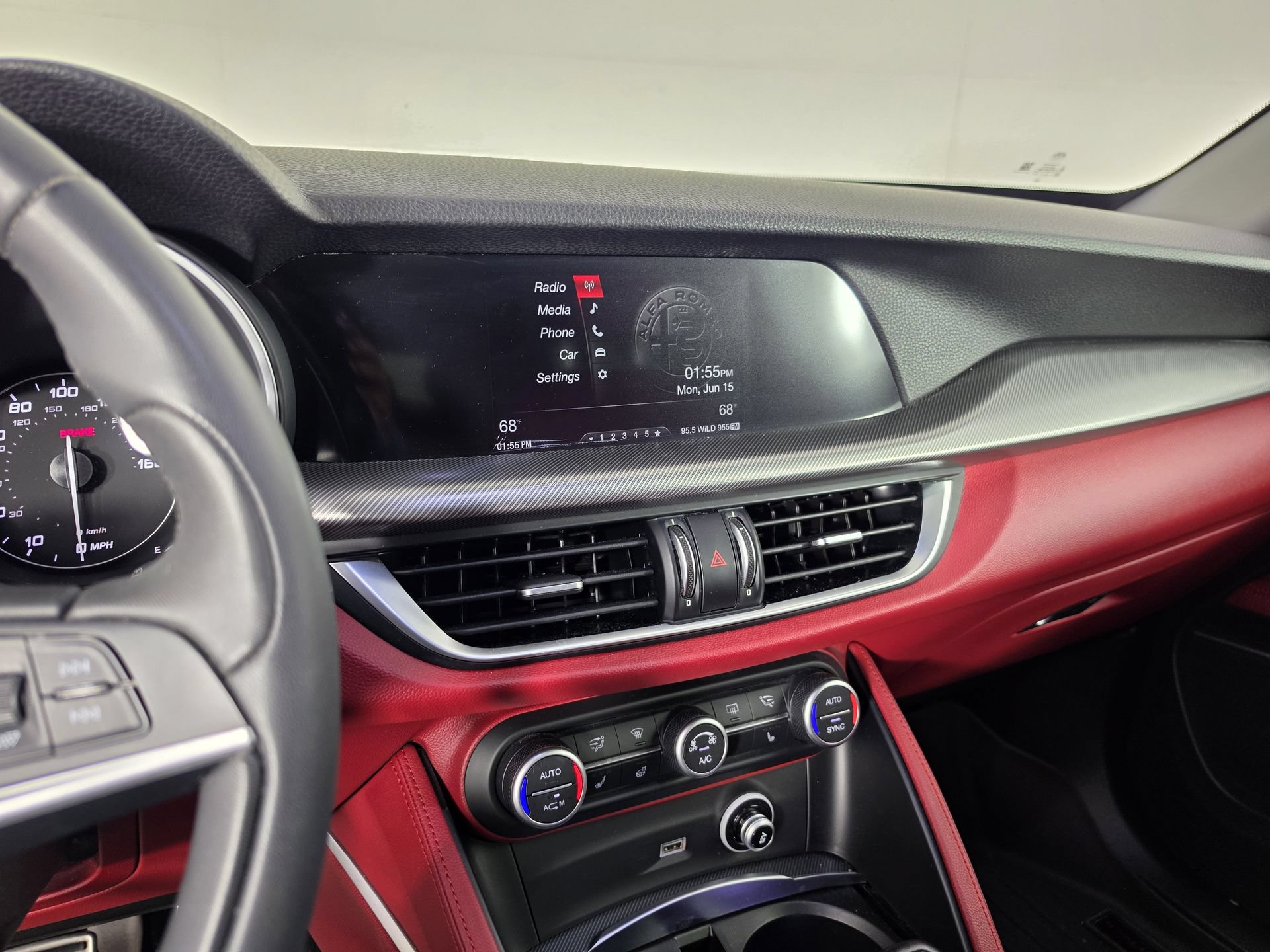 Used 2019 Alfa Romeo Stelvio Sport w/ Quick Order Package 22J Sport AWD/4WD image 24