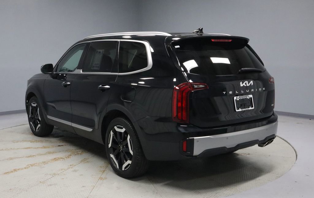 Used 2025 Kia Telluride S image 9