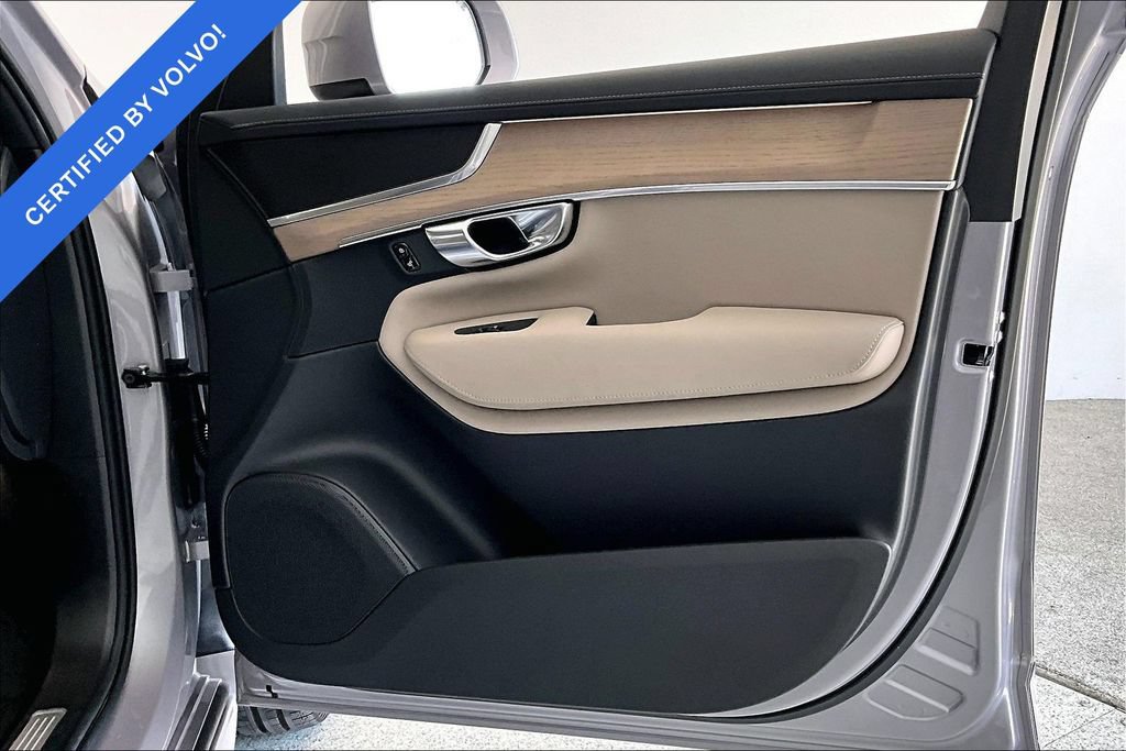 Certified 2026 Volvo XC90 B5 Plus w/ Protection Package Premier AWD/4WD image 24