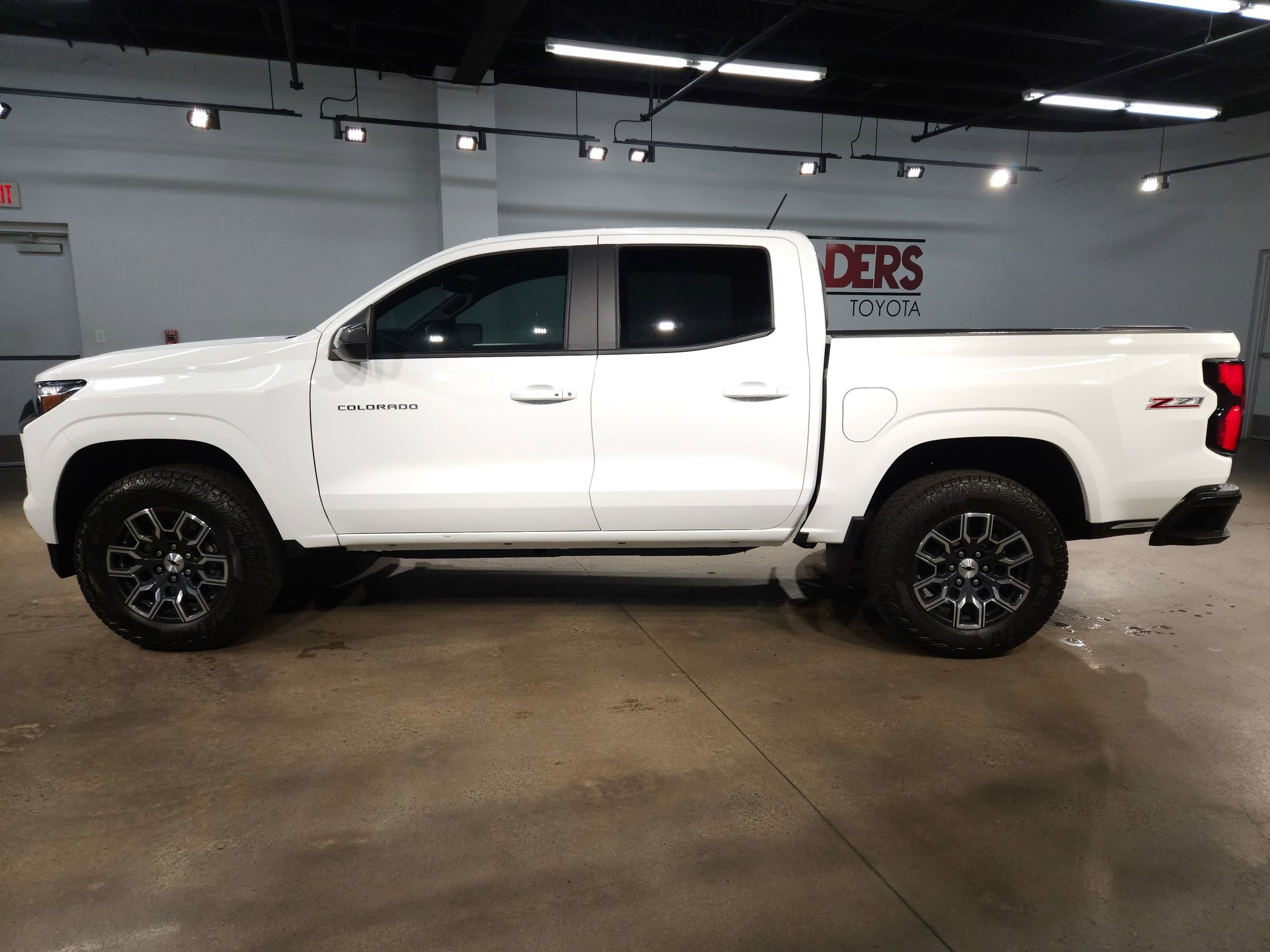 Used 2025 Chevrolet Colorado Z71 image 4