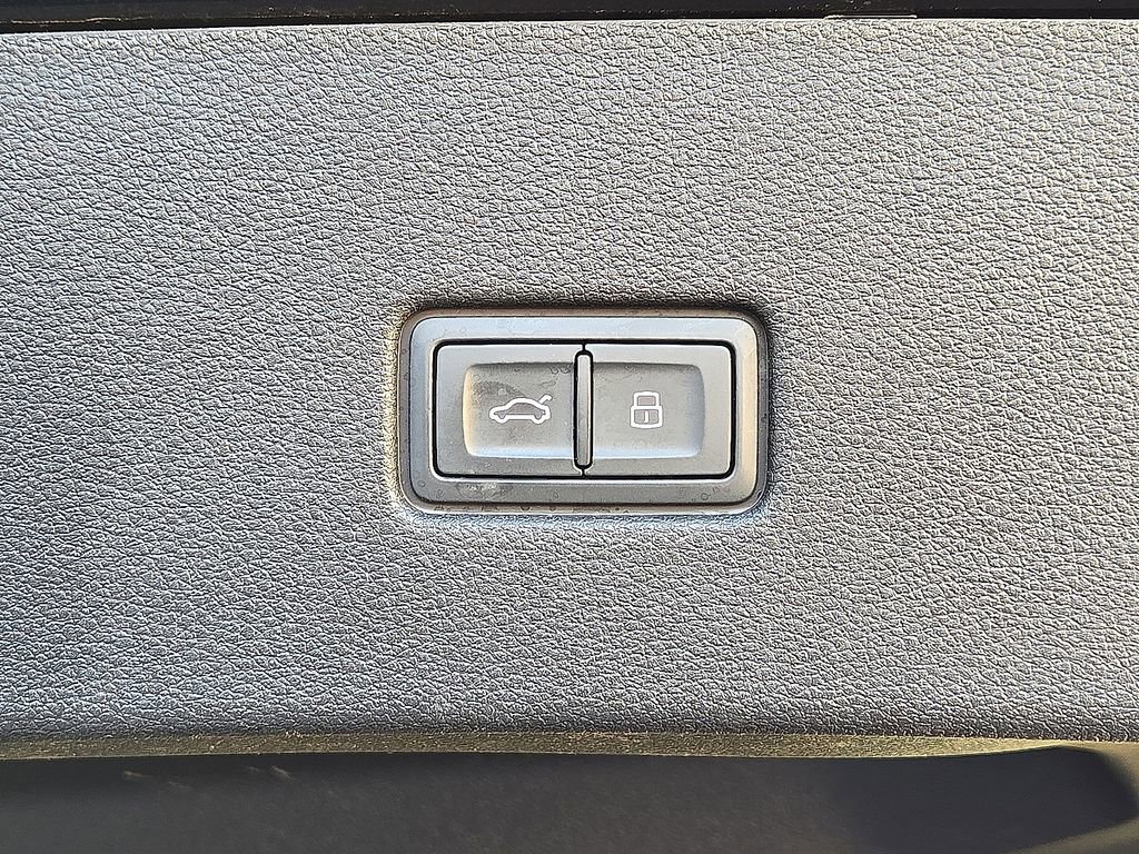 Used 2023 Audi SQ8 Prestige w/ Prestige Package image 15