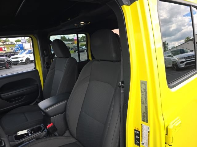 Used 2023 Jeep Gladiator Sport AWD/4WD image 18