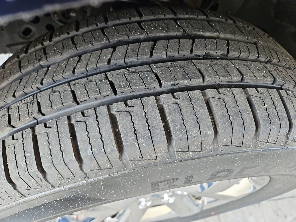 Used 2021 Ford F150 Lariat w/ Equipment Group 502A High image 38