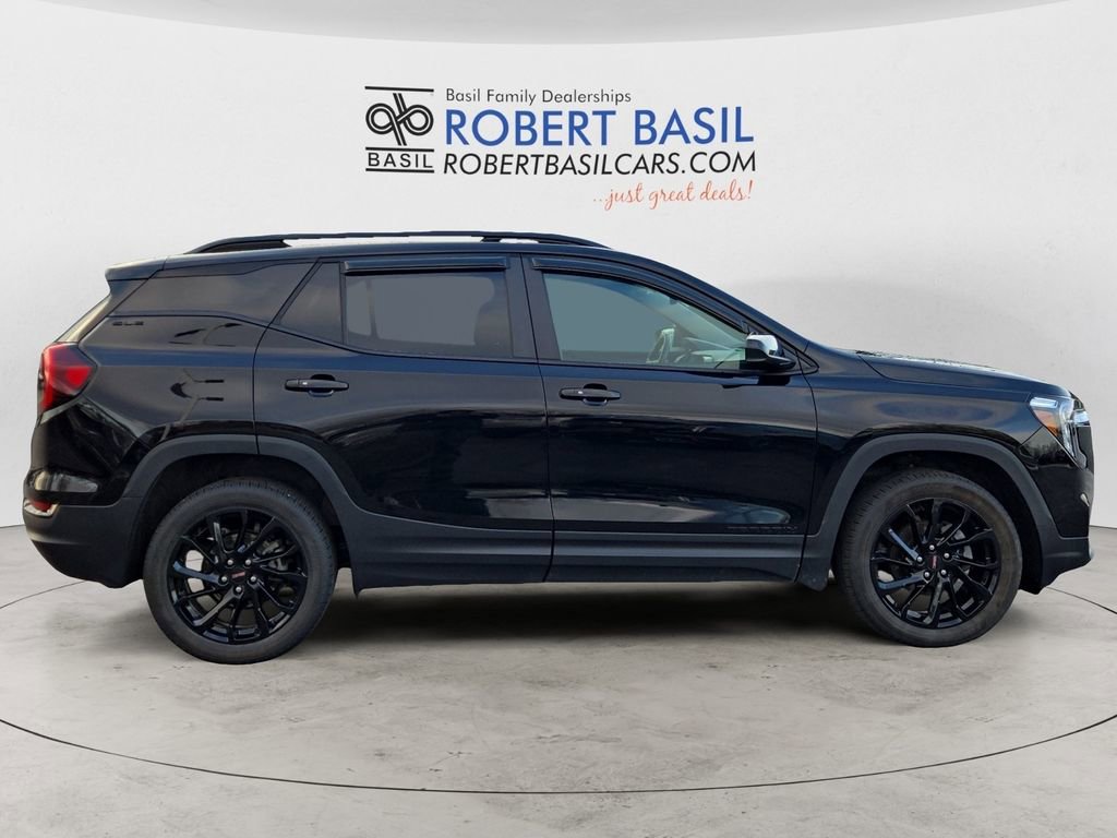 Used 2024 GMC Terrain SLE w/ Driver Convenience Package image 6