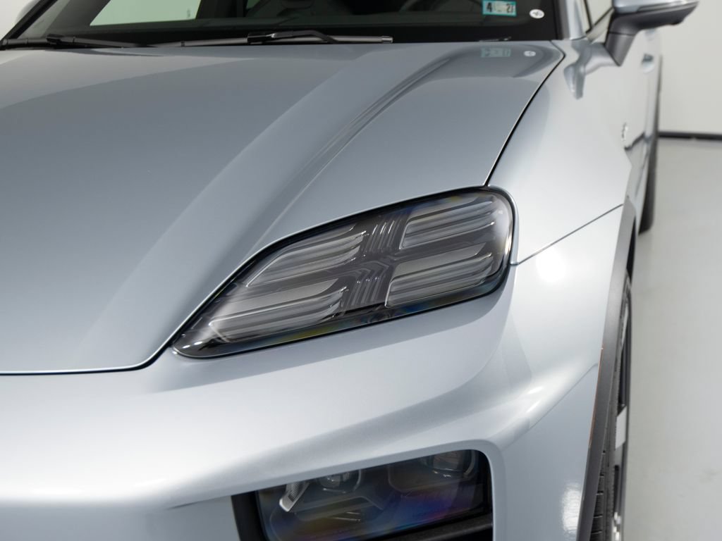 New 2026 Porsche Macan 4 Electric AWD/4WD image 39