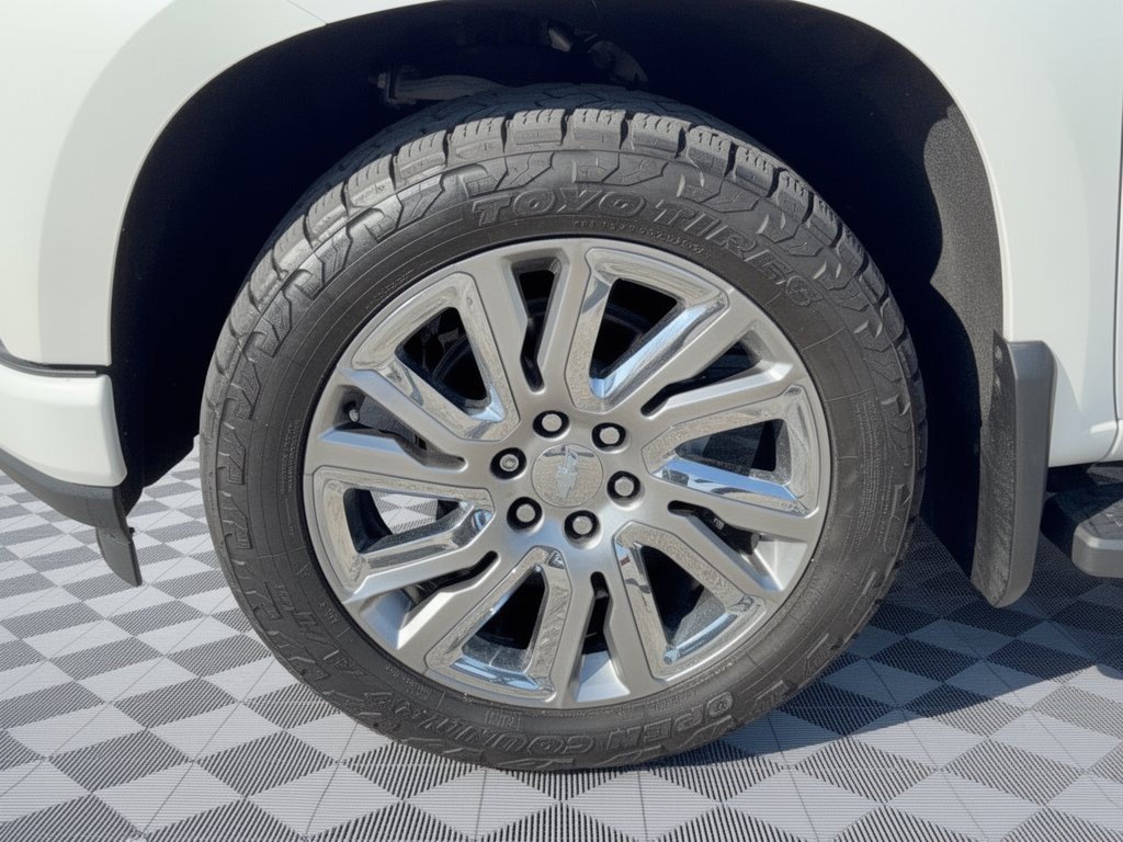 Certified 2019 Chevrolet Silverado 1500 High Country w/ High Country Premium Package AWD/4WD image 13