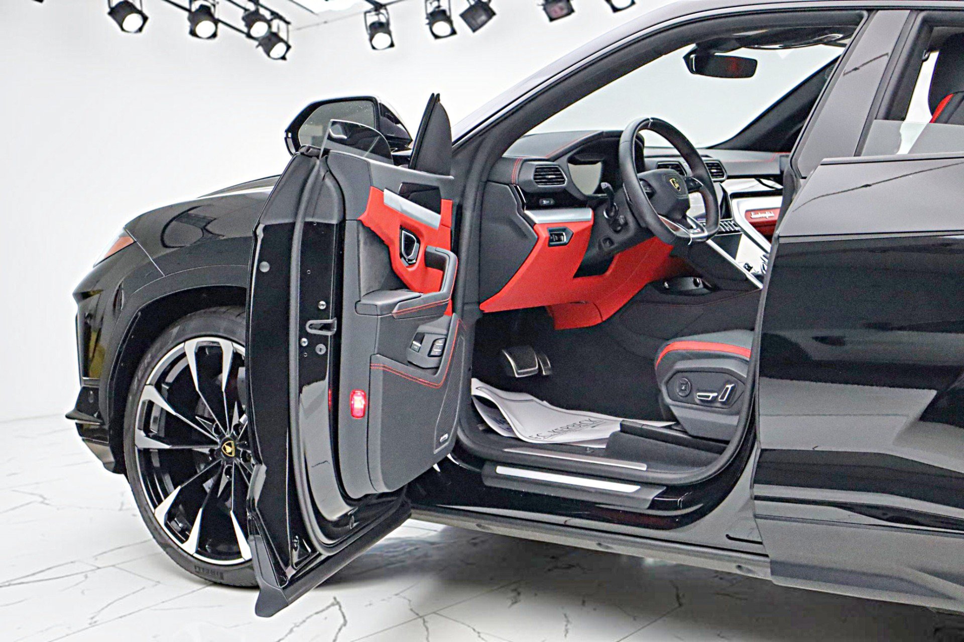 Used 2024 Lamborghini Urus S AWD/4WD image 7