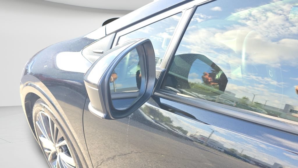 Used 2024 Toyota Prius XLE FWD image 11